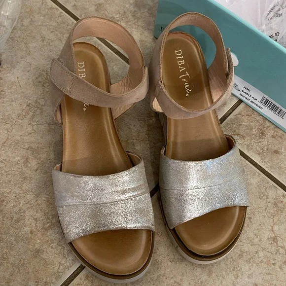 Diba True Bubble Pop Silver Sandals 9.5 - Picture 2 of 3